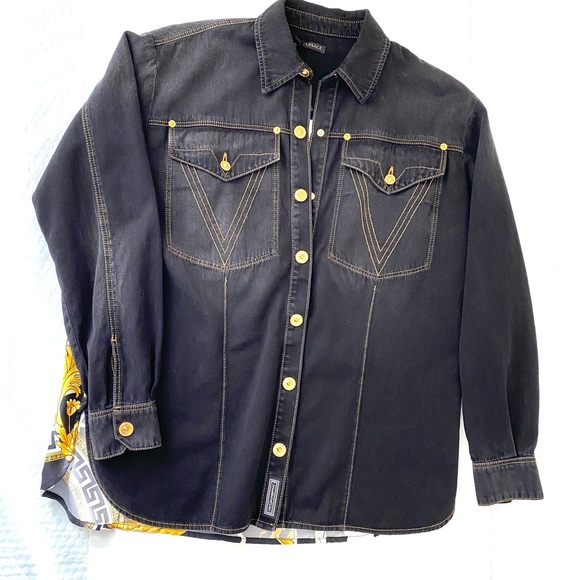 🎉HP🎉Versace Oversized Button Down Denim Shirt - Picture 3 of 10